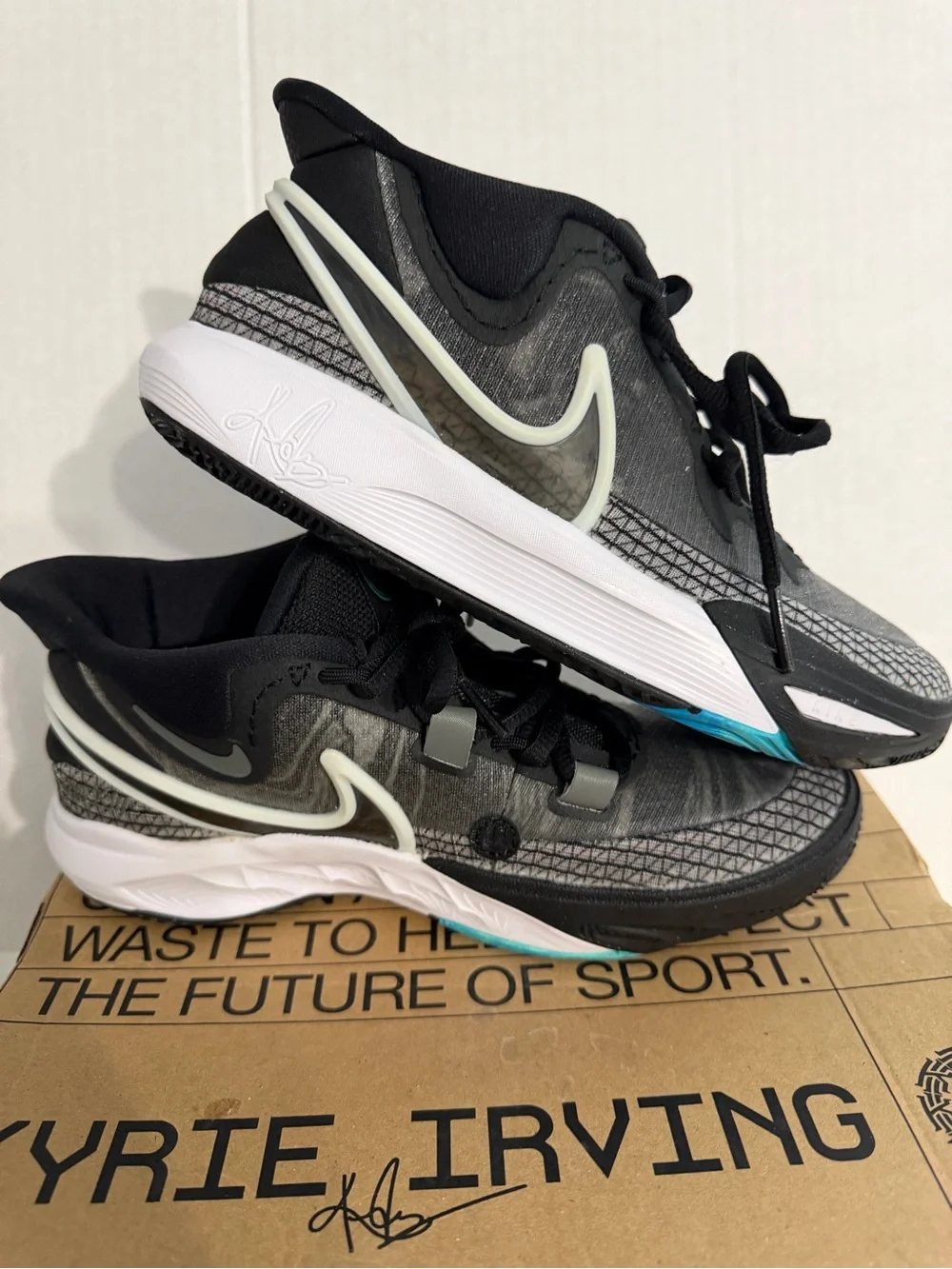 Nike Kyrie Irving 8 Go Youth Sneakers